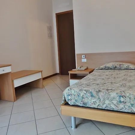 Szálloda Rosa 2*